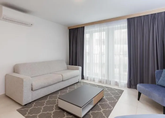 Dolce Vista Garden Palace